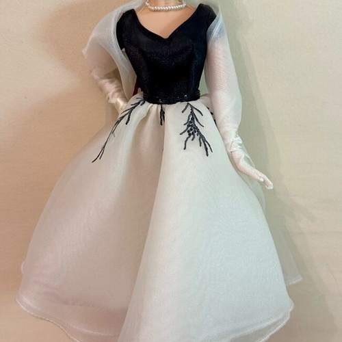 Collectible Rear Window Grace Kelly doll like new