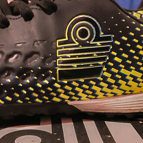 Admiral football shoes like new with hard rubber toe protection