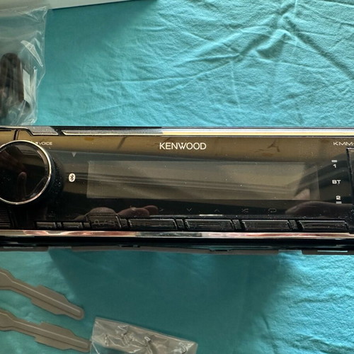 Kenwood Kmm-306BT car stereo with USB, Bluetooth and RGB lighting