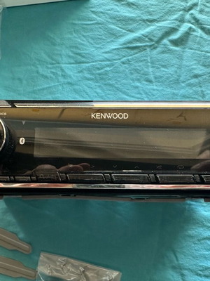 Kenwood Kmm-306BT car stereo with USB, Bluetooth and RGB lighting