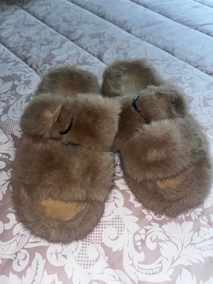 Fur slippers beige like new, size 39