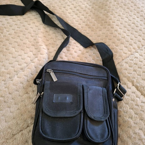 Men's shoulder bag made of genuine leather new, black