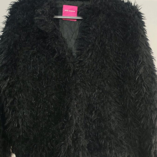 Black synthetic fur like new
