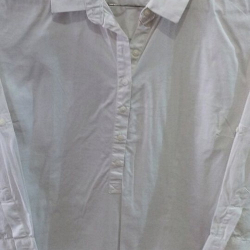 Shirts like new, pack of 2, white and pink