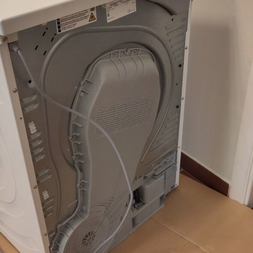 Pitsos dryer 8 kg like new with heat pump