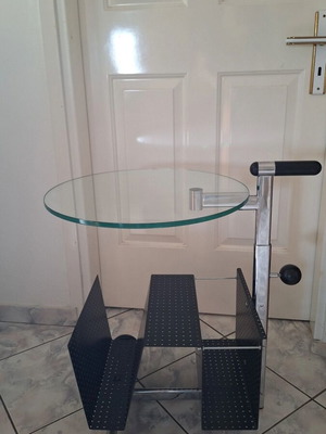 Adjustable vintage coffee table with wheels