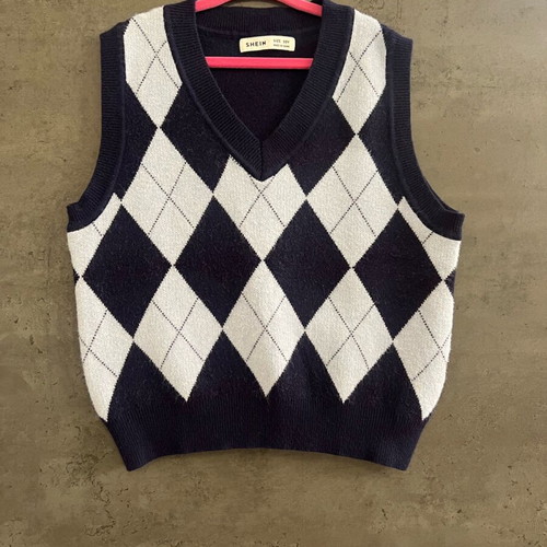 Shein knitted girls vest sweater like new, blue, age 10