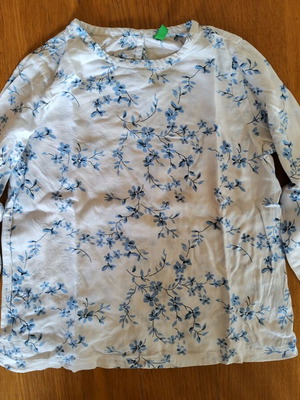 Thin cotton summer blouse United Colours of Benetton for girl 5-6 years used