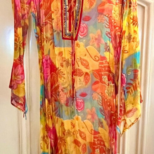 Kaftan Alexi Andriotti size large used, multicolor