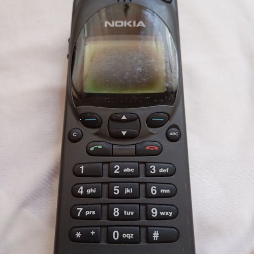 Nokia 2110 (NHE-1XN) vintage retro mobile phone used for parts or repair