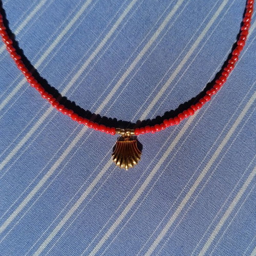 Necklace made of steel wire with gold-plated pendant new, multicolored