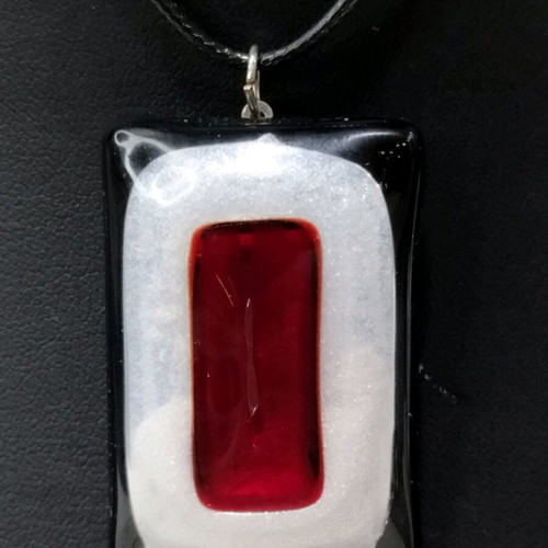 Murano Glass Clepsydra Necklace like new, red pendant with aventurine