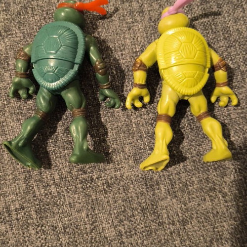 Teenage Mutant Ninja Turtles figures pack of 5 like new, Playmates & bootleg