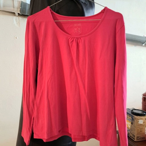 Women's long-sleeve blouse red size L like new