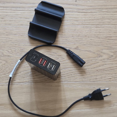 Blitzwolf BW-S16 Charging Station 75W Dual PD3.0 Dual QC3.0 6 USB Ports used