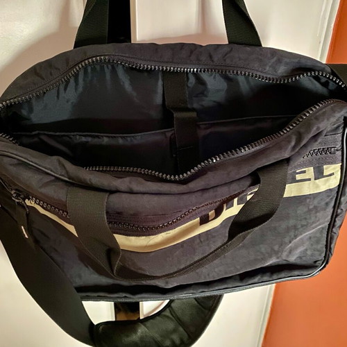 Diesel messenger bag like new, black with laptop compartment