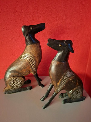Decorative dog figurines set