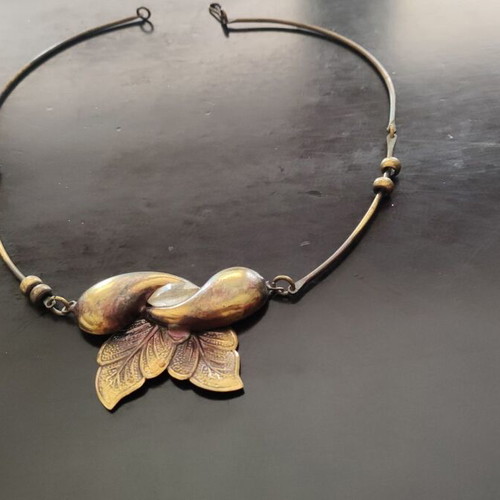 Handmade bronze necklace like new