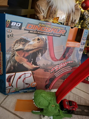 Anti Gravity Dinosaur Track like new with 1 vehicle and light