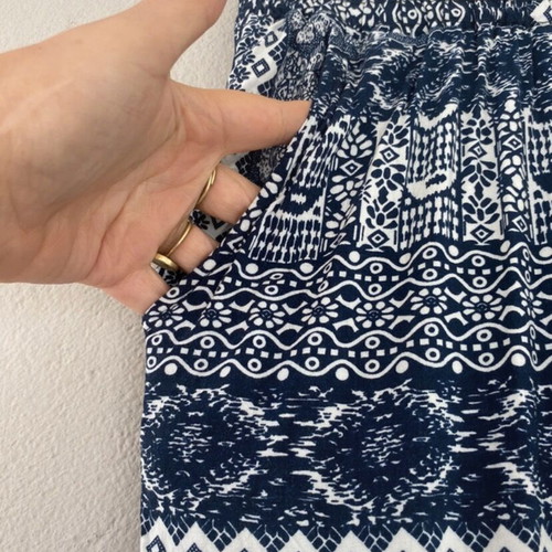 Wide printed pants like new, white and blue, Small/Medium