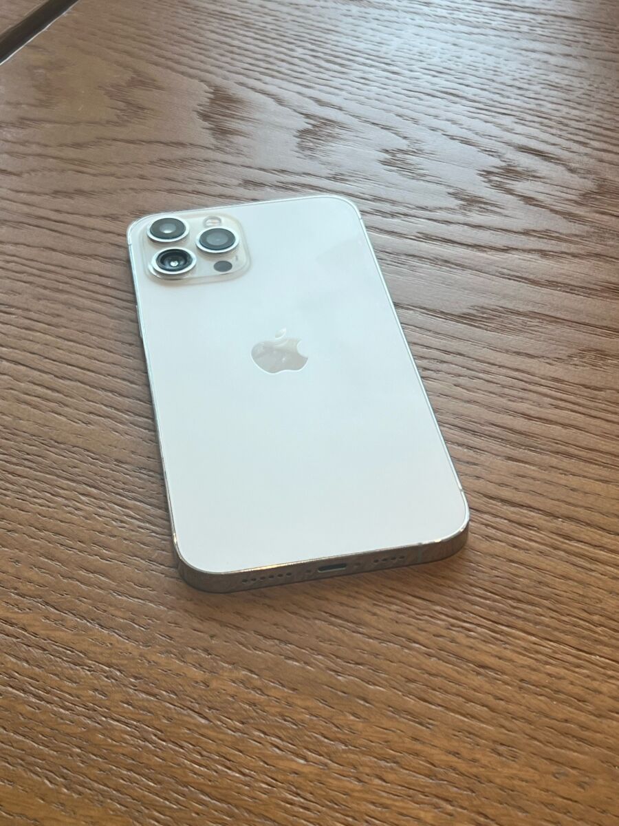 iPhone 12 Pro Max 256GB used, white,… - € 320,00 - Vendora.cy