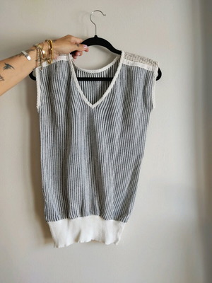 Vintage top new with fine summer knit, sleeveless