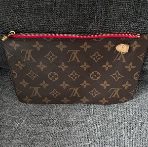 Louis Vuitton τσάντα χεριού