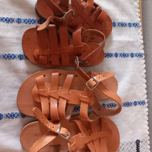 Children's sandals new, sizes 23, 24, 25, 28 & 29, brown leather