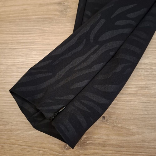 Zara Skinny Pants like new, animal print, black, size 46