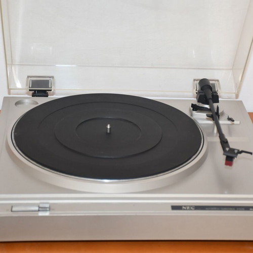 NEC sound system used with turntable, amplifier, radio, equalizer