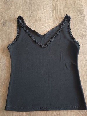 Kiamo Black Sleeveless Top like new with Crochet Lace Trim