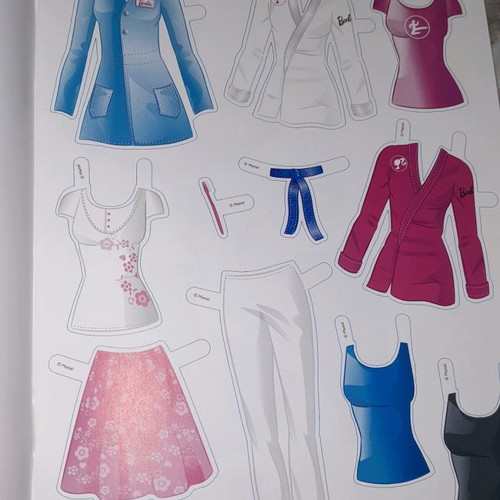 Barbie Dreaming To Be New, Book With 4 Paper Dolls And Costumes