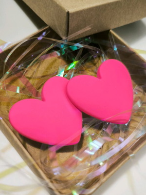 Heart earrings magenta new with stainless steel clasp
