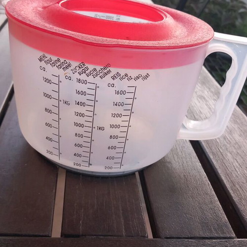 Measuring cup like new