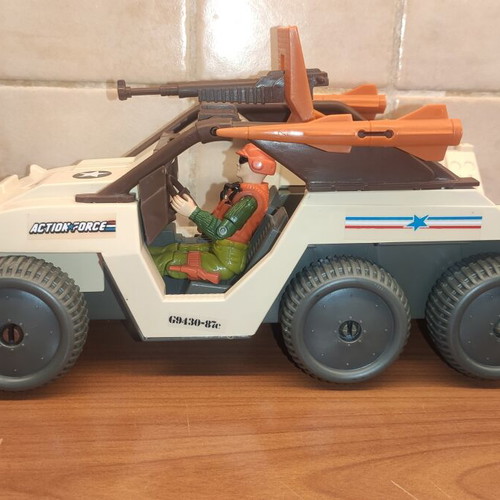 GI Joe Desert Fox and Driver Skidmark 1988 toy set like new