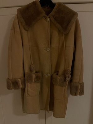 Women's leather coat like new, beige with inner lining