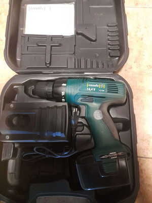 Акумулаторен винтоверт Casals 14,4V с куфар, зарядно и батерия