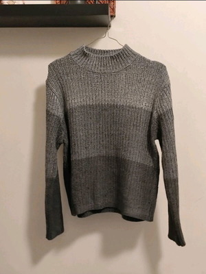 Grey sweater used, warm, size M fits S