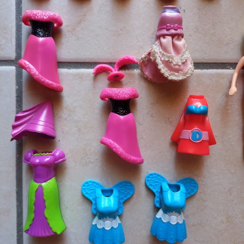Vintage Polly Pocket set like new with clothes and accessories
