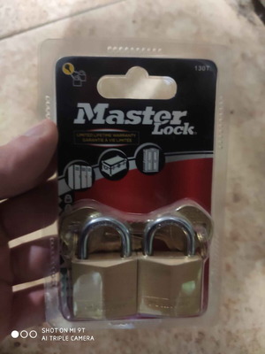 Σετ 2 λουκέτα Masterlock 130T 30mm καινούργια με ίδιο κλειδί