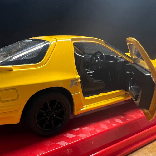 Mazda RX7 1:24 scale model car like new