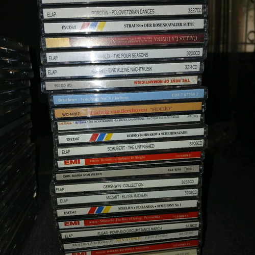 Classical music CD set like new, pack of 69