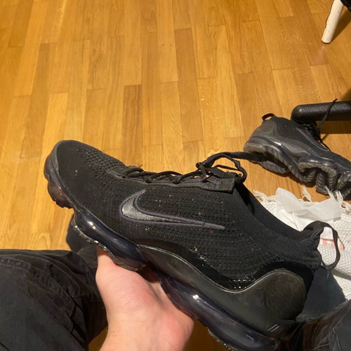 Nike Air VaporMax like new, size 45, black sneakers
