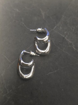 Earrings made of stainless steel silver color new