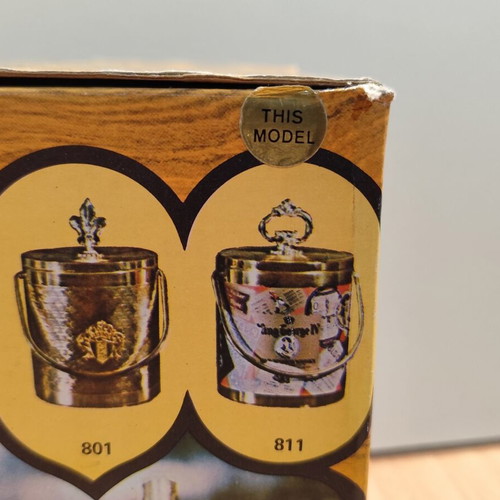 Decorative plastic ice bucket with box new