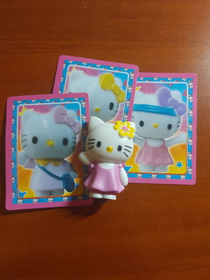 Hello Kitty φιγούρα με 3 συλλεκτικές κάρτες
