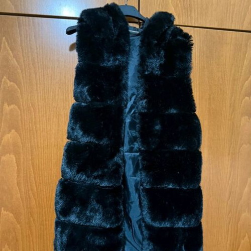 Fur vest like new, synthetic fur, black, small medium