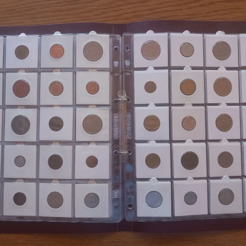 World coin lot used, 100 different coins in soft album