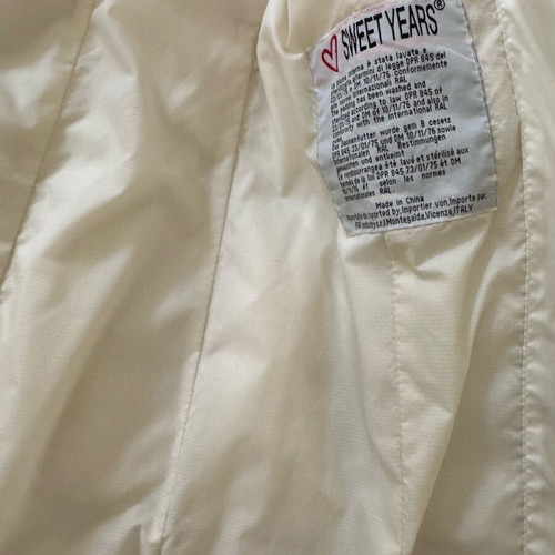 Sweet Years white jacket used with down filling and removable hood