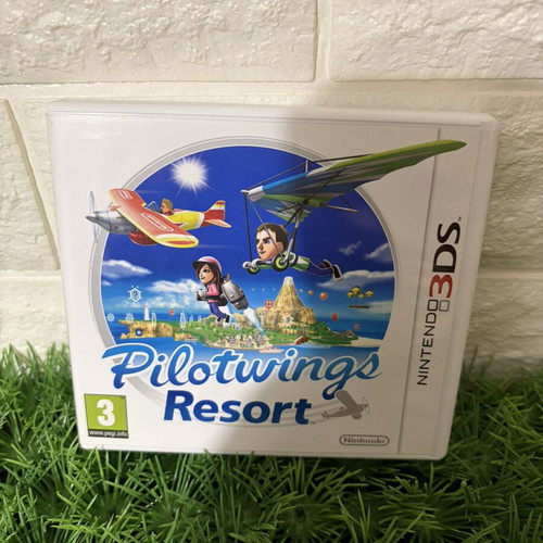 Pilotwings Resort Nintendo 3DS game used in excellent condition